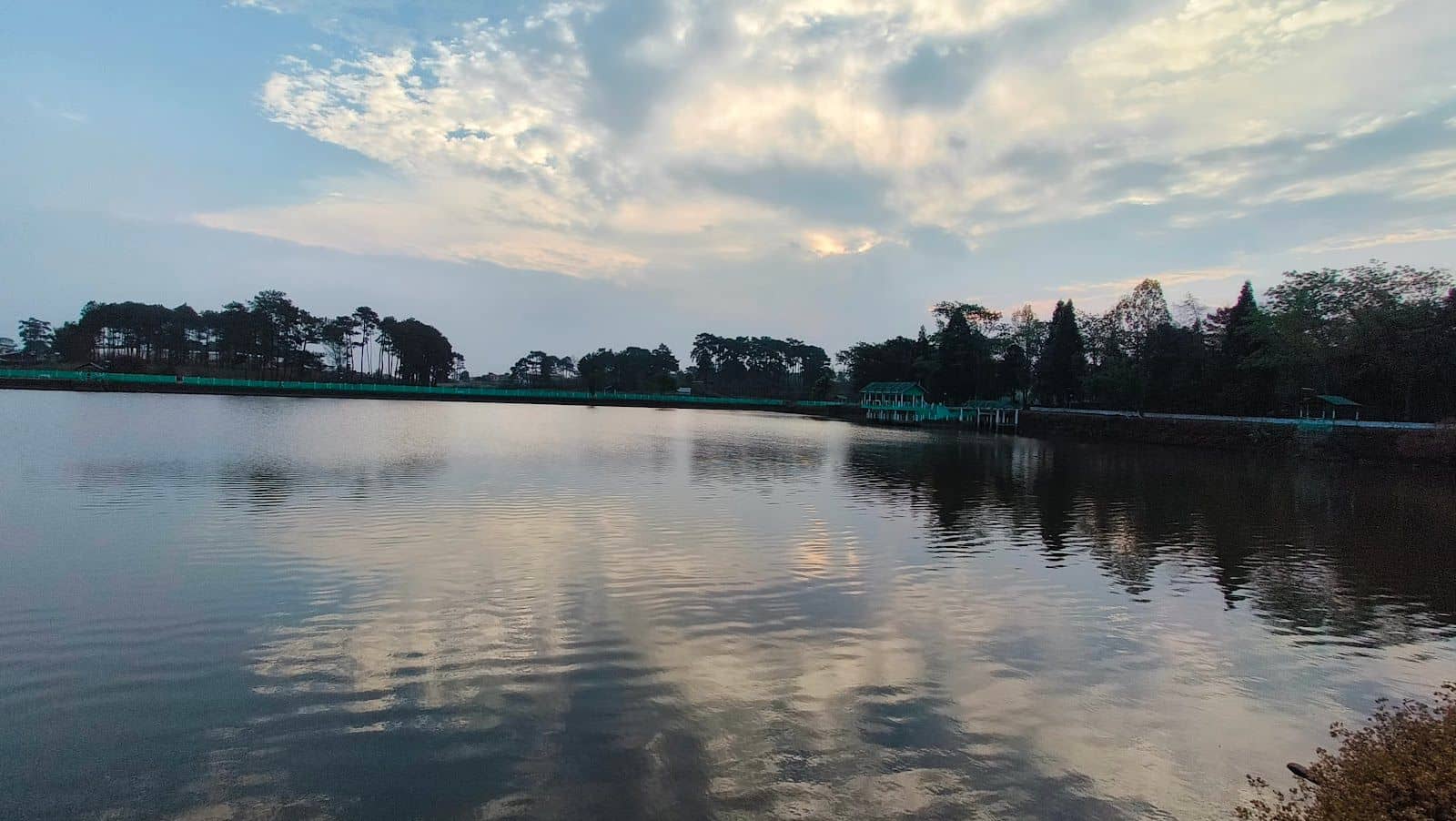 Lakeside Highway Retreat with Mesmerizing Views - Thadlaskein (Near Jowai) photo 5