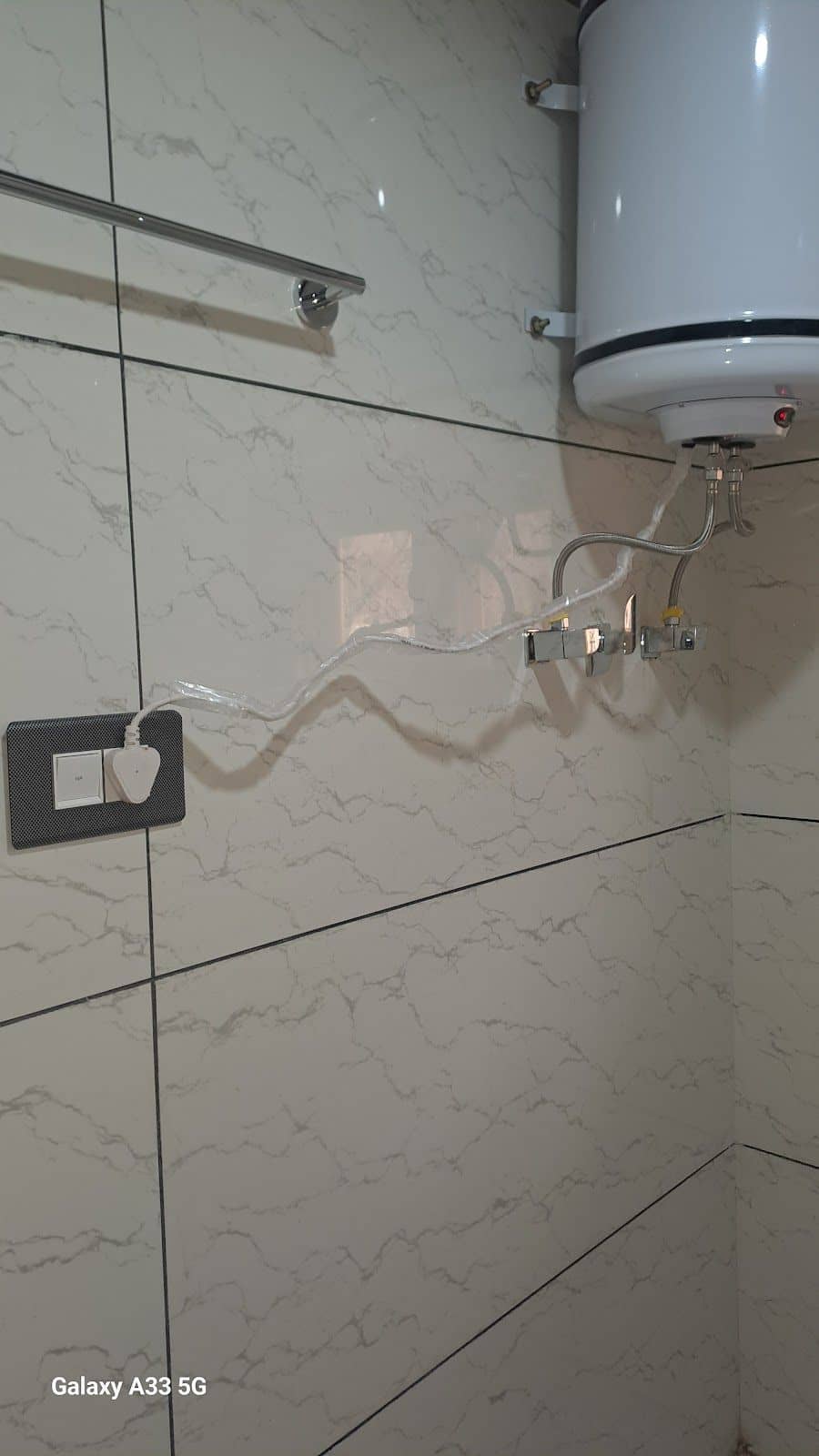 Spacious Homestay by the River, J&K - Jammu & Kashmir photo 4