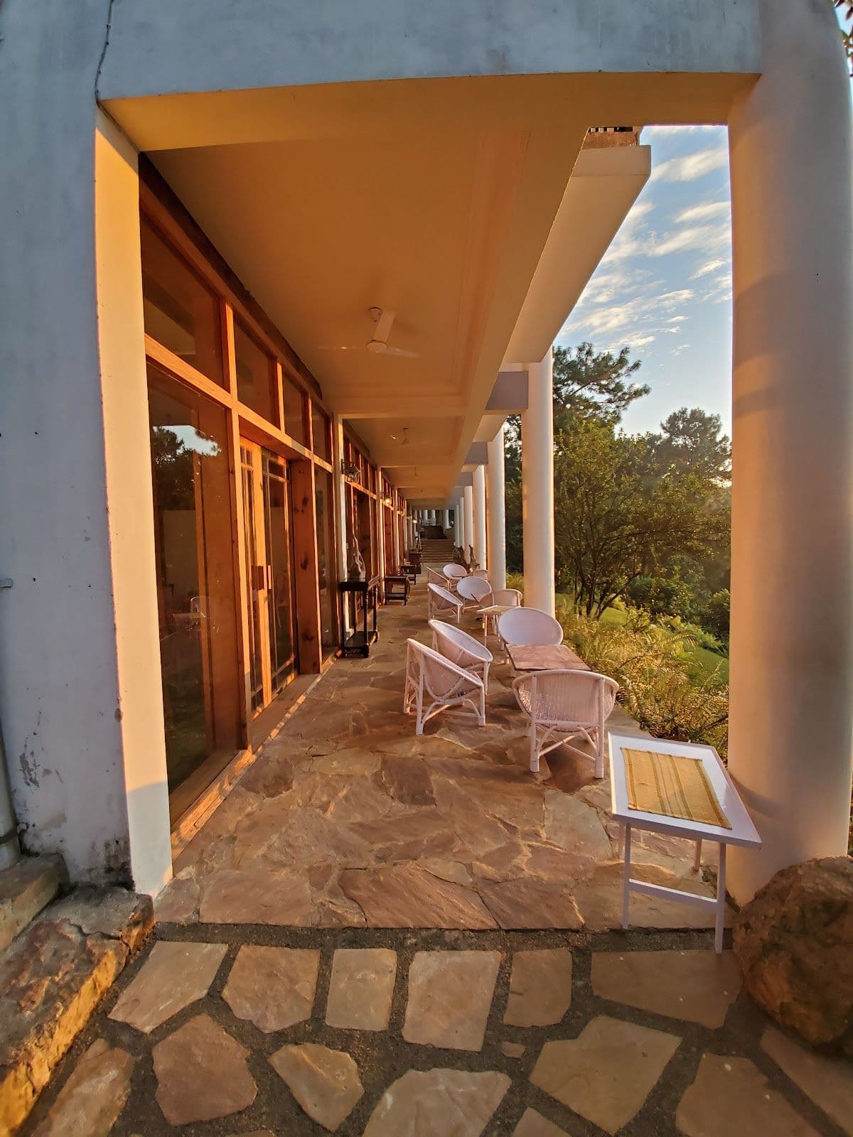 Luxury Retreat: Spacious Lake-View Cottages in Ri Bhoi 8