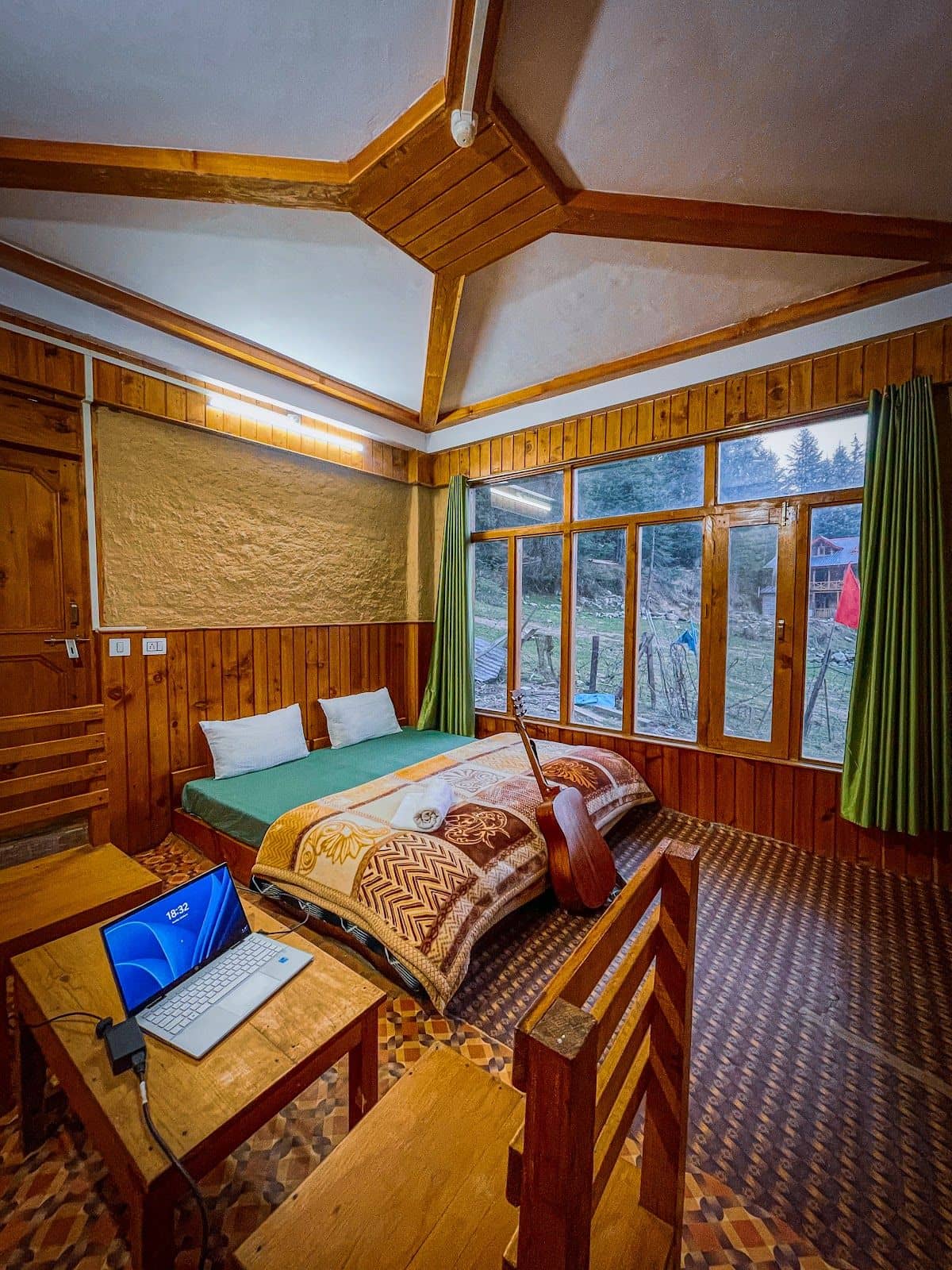 Hilltop Homestay w/ Bonfire & Live Music, HP - Sainj, HP photo 3