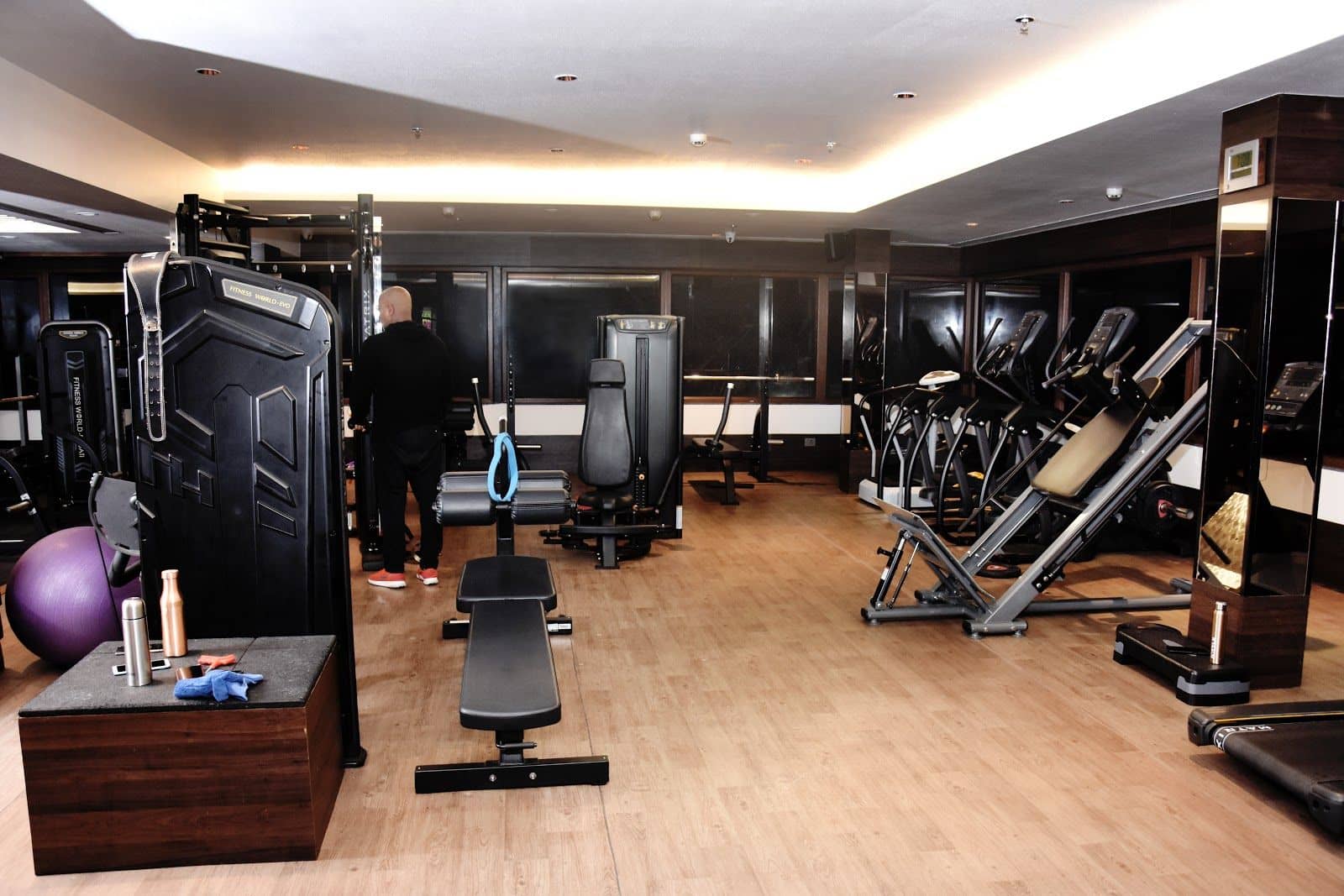 Mumbai-Grade Veg Stay w/ Parking & Tasty Food - Tezpur photo 5