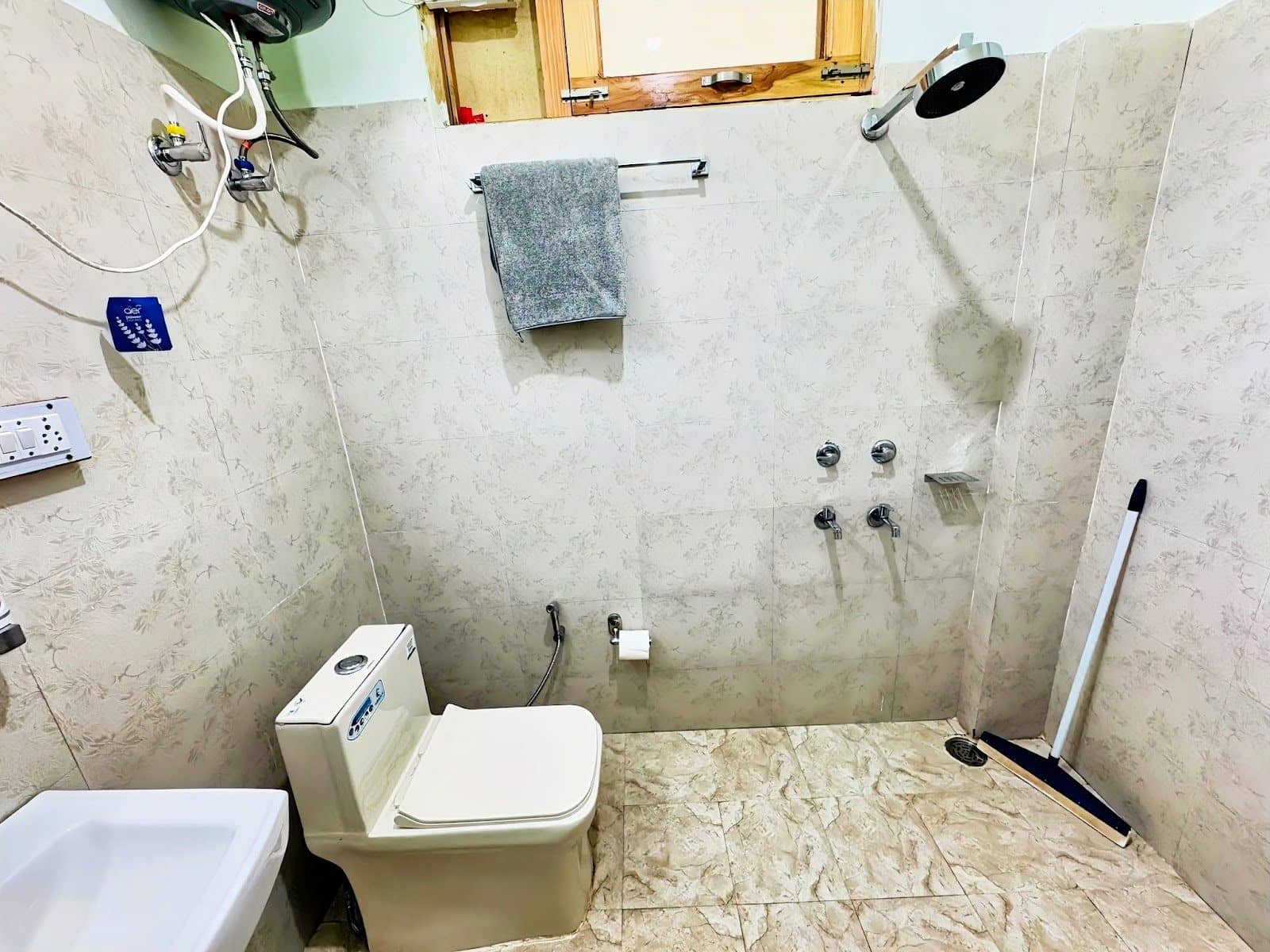 Riverside Homestay w/ Home Meals & Treks, HP - Kullu, HP photo 4