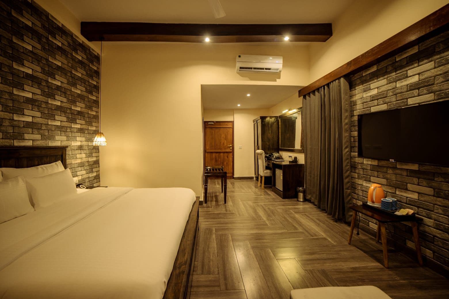 Forest Bungalow w/ Huge Pool & Meals, UT in Ramnagar, Uttarakhand 2