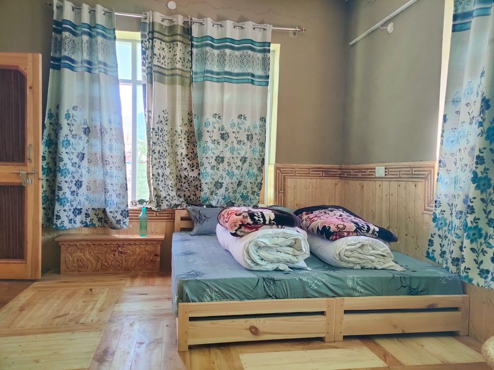 Homestay w/ Home Meals & Terrace Views, HP in Malling, HP 2