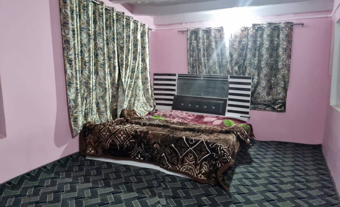 Homestay w/ Home Meals & Hot Water, Kashmir - Pahalgam, Kashmir photo 3