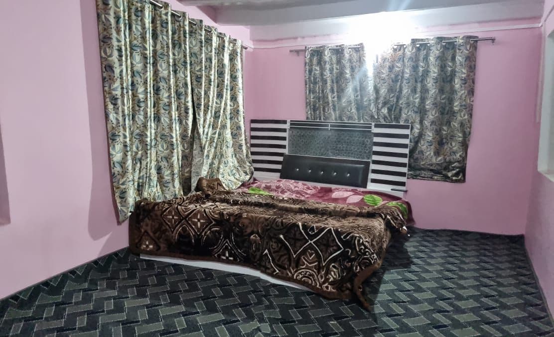 Homestay w/ Home Meals & Hot Water, Kashmir in Pahalgam, Kashmir 2