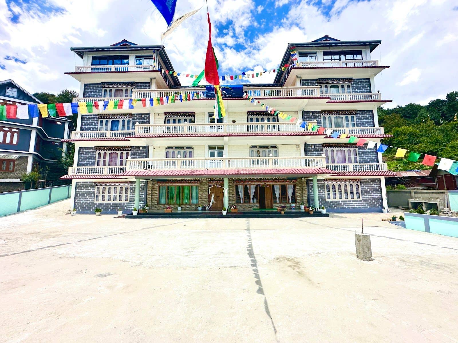 Spacious Rooms, Home-Cooked Meals & Superb Views - Tawang