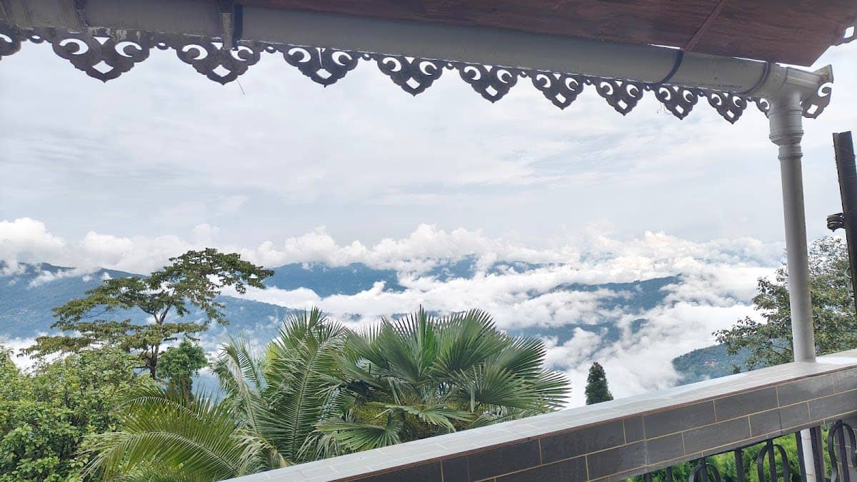 Tranquility Beckons: Hideaway in Sittong - Selpu Khasmahal photo 5