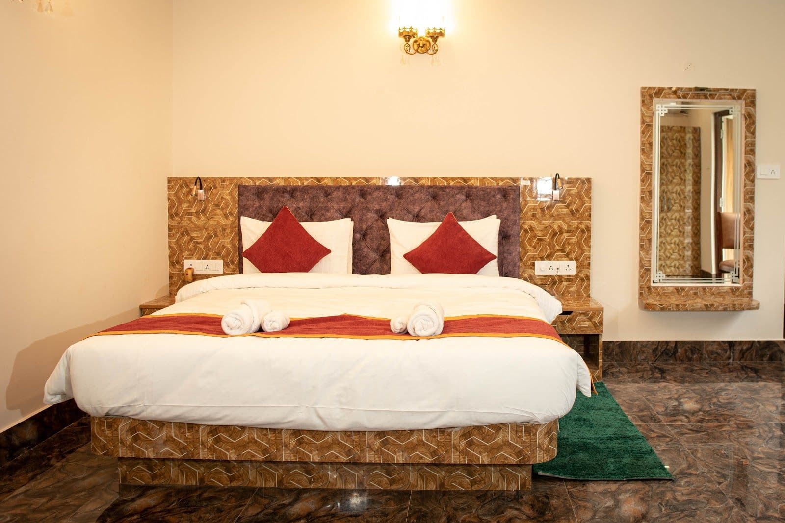 Immaculate Resort w/ Hill Views & Home Food in Silk Route 2