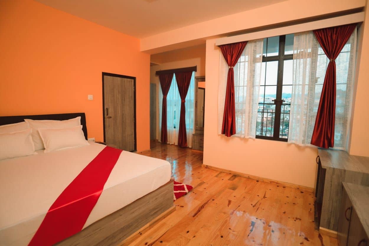 Spacious Hill-View Retreat with Rooftop view - Shillong photo 5