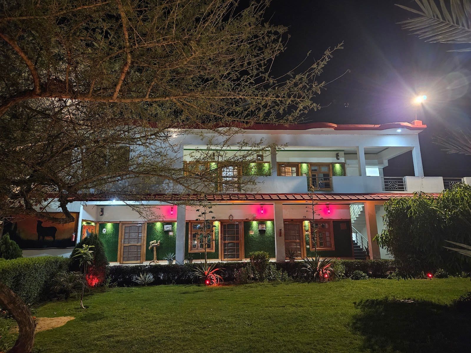 Nature Lover's Bungalow, Fast WiFi & Gym, UP in Uttar Pradesh 8