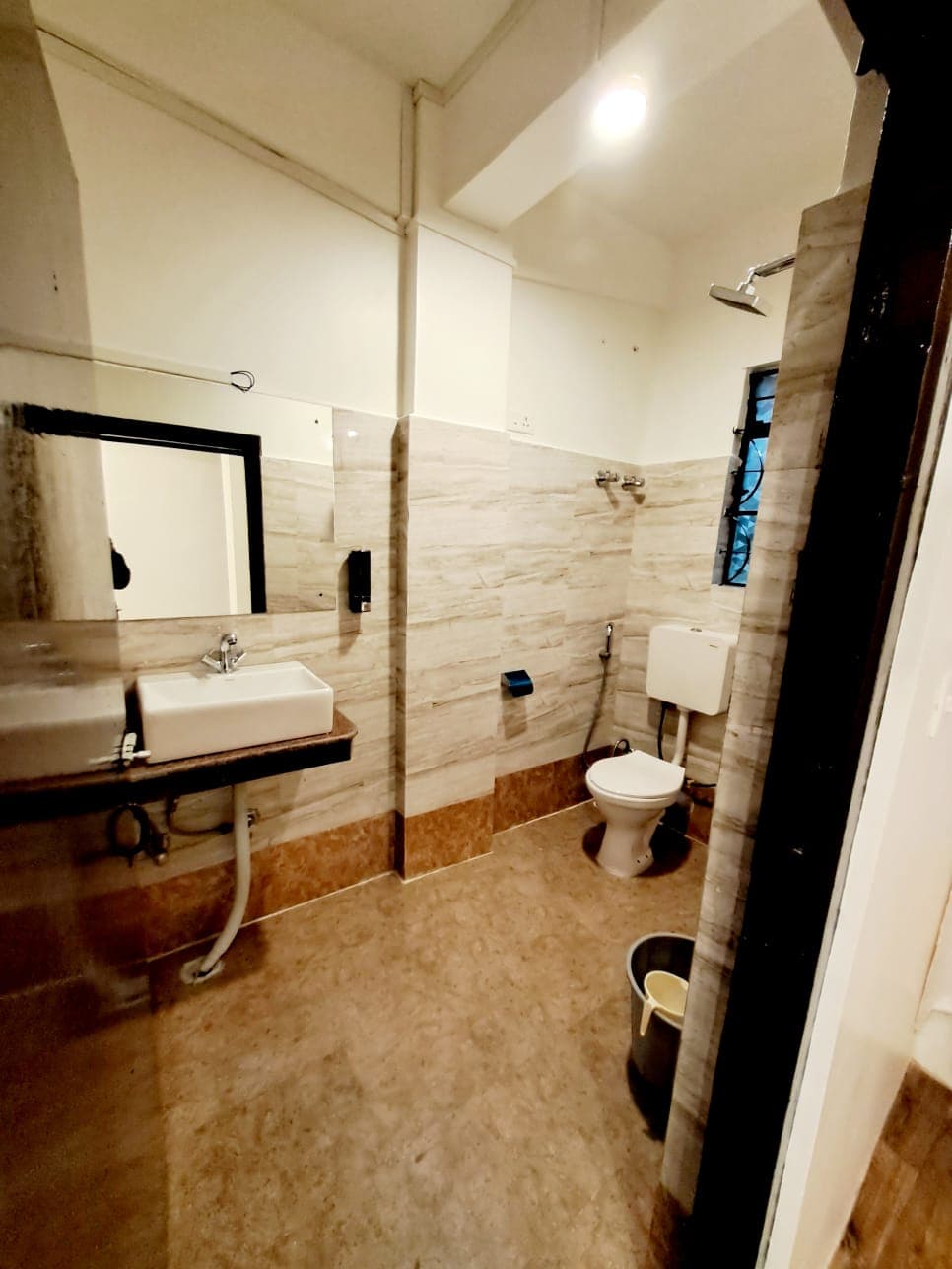 Shillong Getaway: Spacious 3BR Home with Kitchen photo