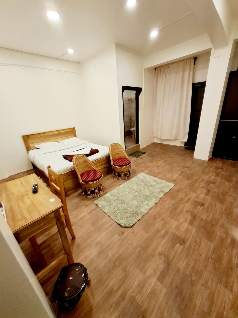 Shillong Getaway: Spacious 3BR Home with Kitchen photo