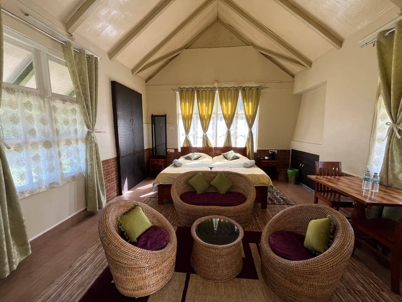 Serene Forest Retreat w/ Pool & Breathtaking Views - Ri Bhoi