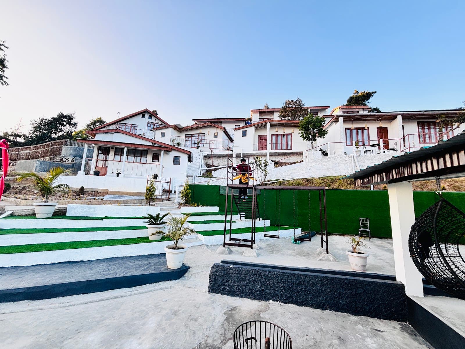 Cliffside Retreat With Breathtaking Valley Views in Laitsohpliah 2