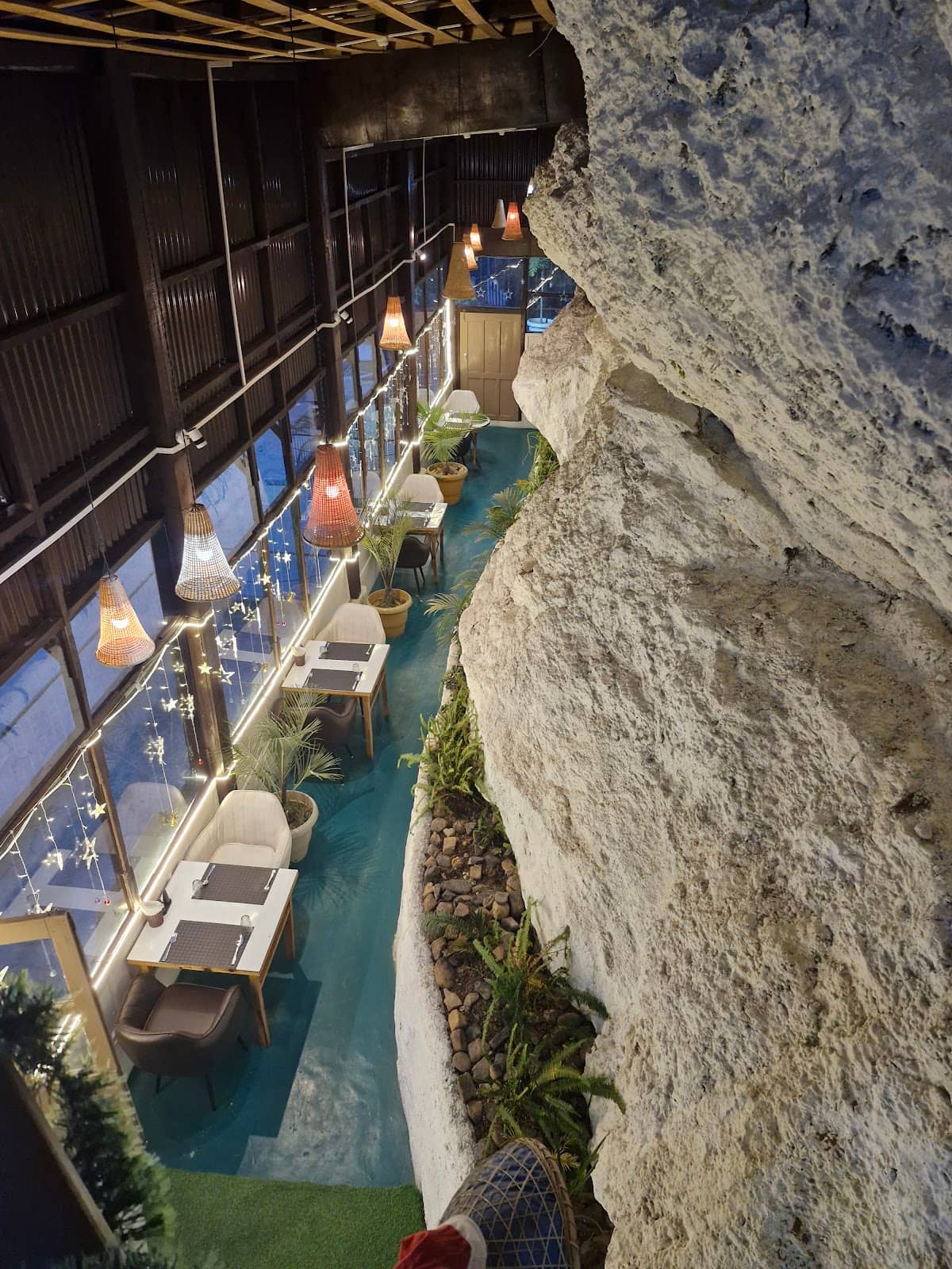 Cliffside Retreat With Breathtaking Valley Views - Laitsohpliah photo 5