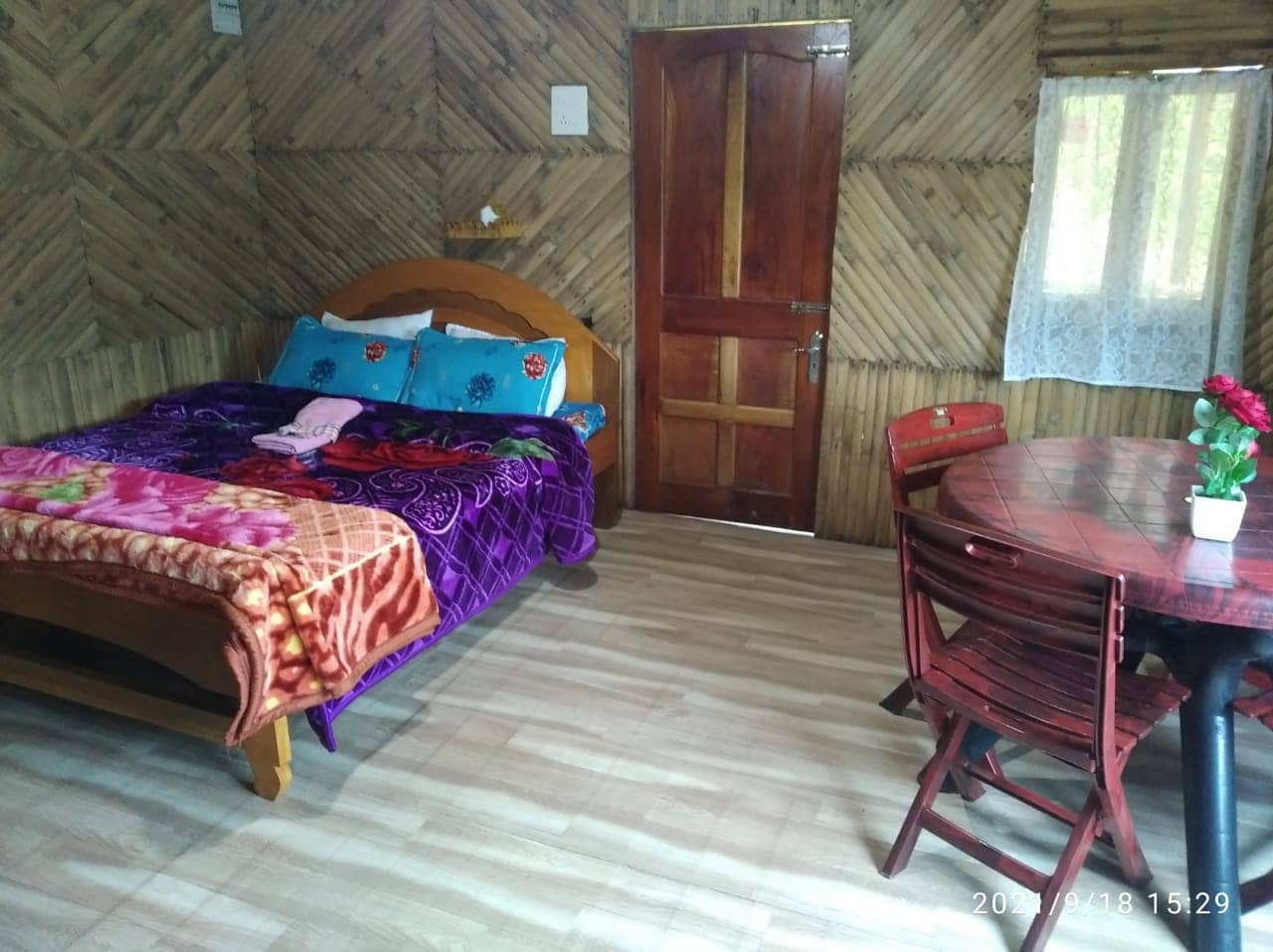 Hillside Haven: Riverfront Bamboo Cottage Getaway - Mylliem photo 3