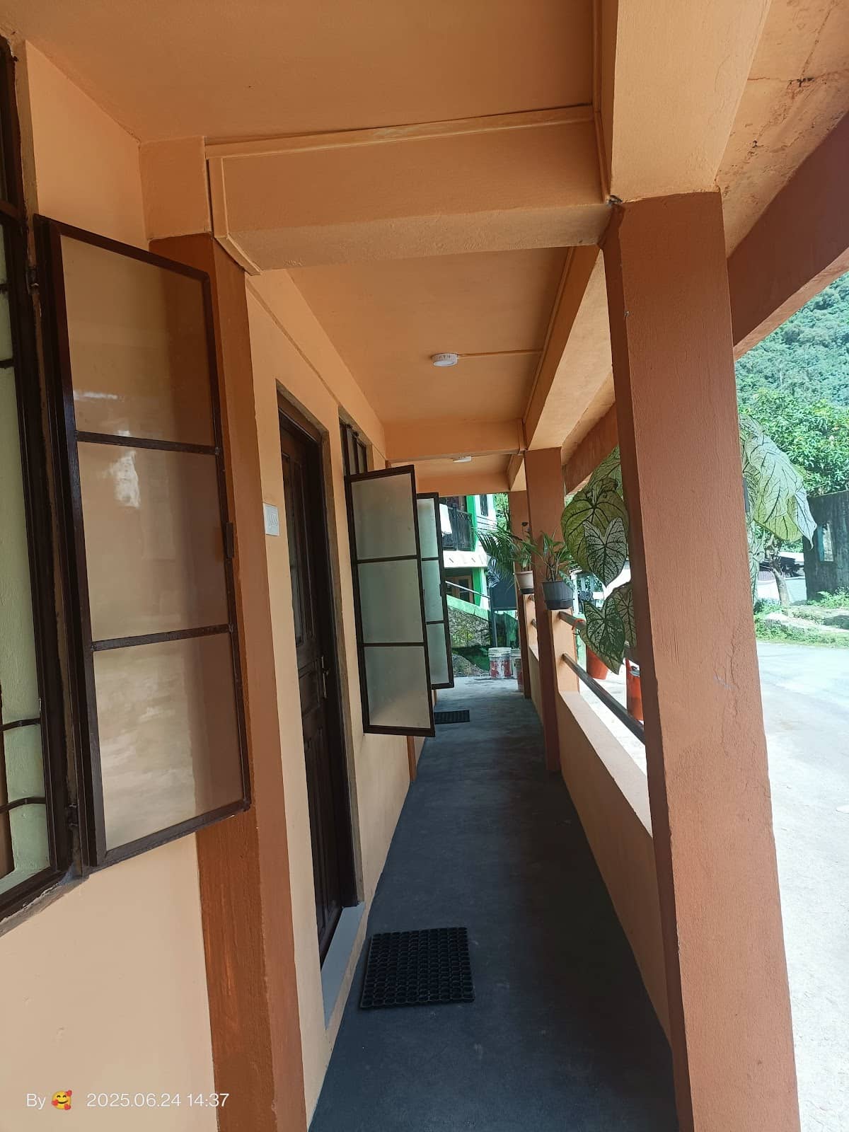 Trekker's Base Camp: Clean, Cozy & Authentic Stay - Tyrna photo 5