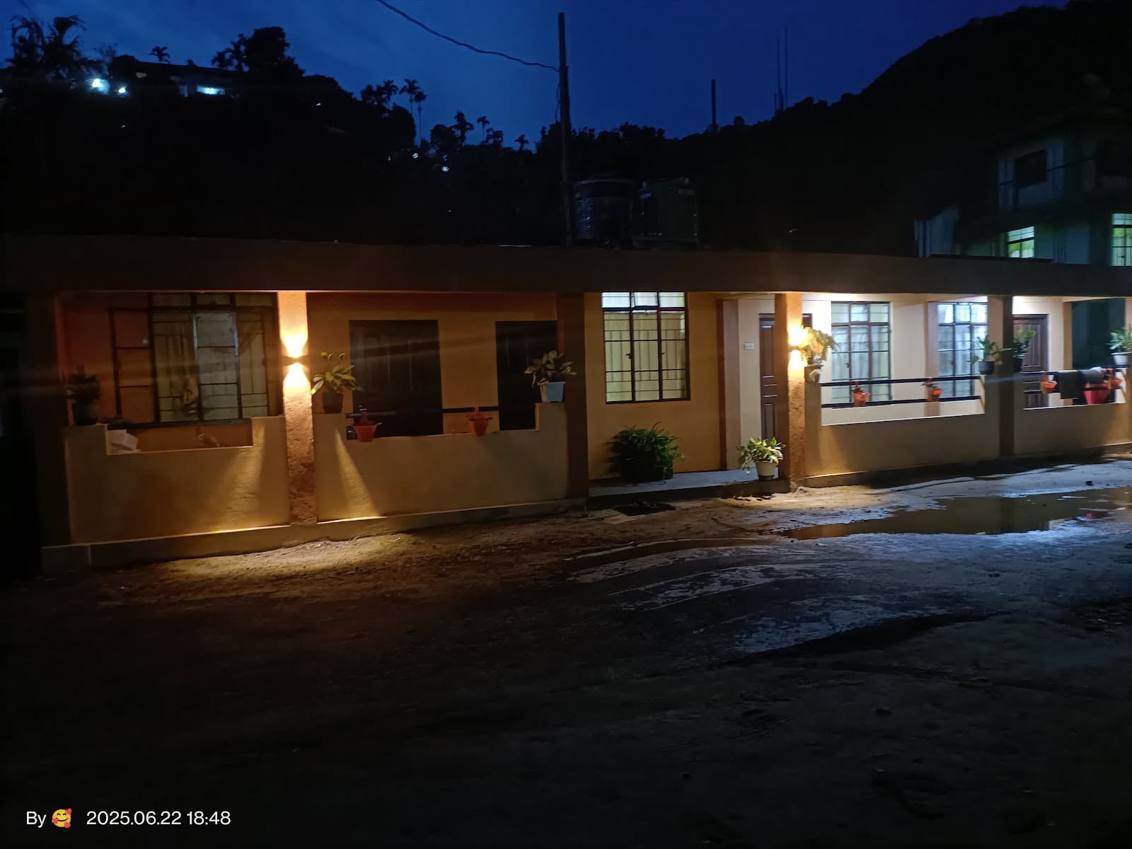 Trekker's Base Camp: Clean, Cozy & Authentic Stay in Tyrna 5