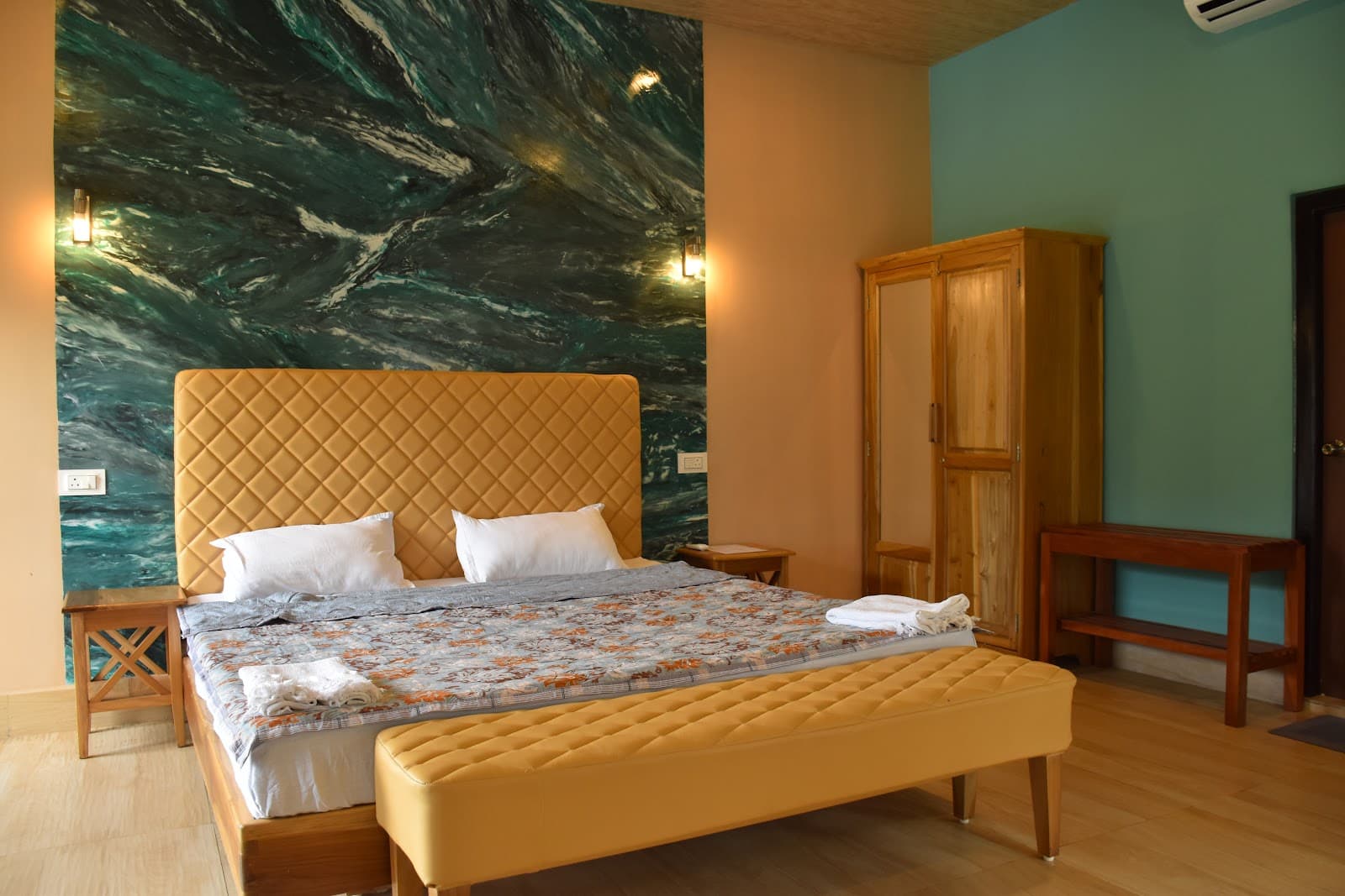 Resort with Sparkling Pool for Groups, Families in Umiarong 5