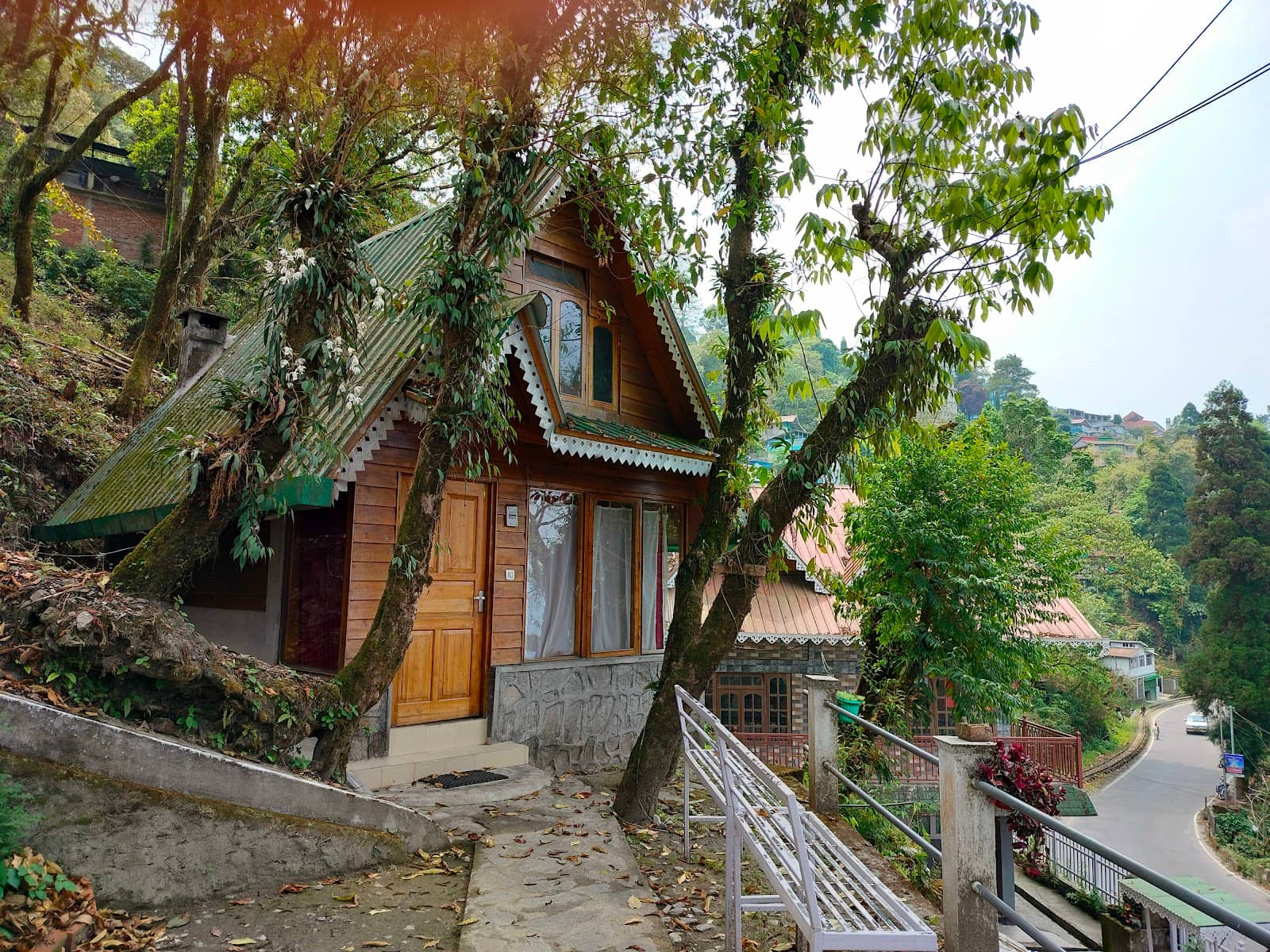 The Tranquil Sohra Escape: Trekker-Ready Home - Tyrna