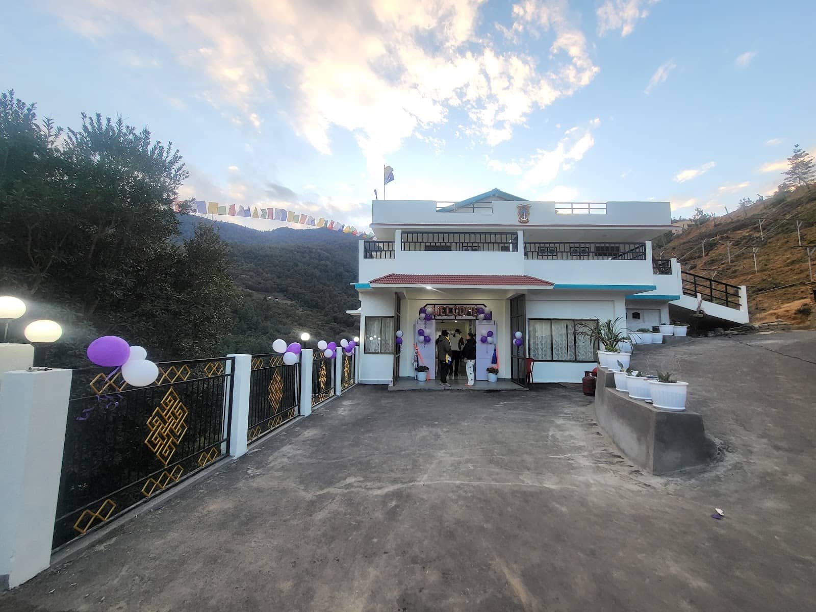 Hilltop Valley View Cottages - Dirang, Arunachal photo 5